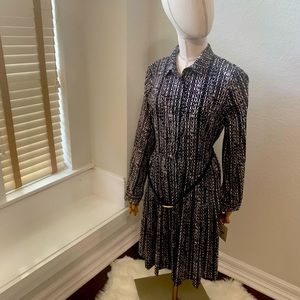 Calvin Klein long sleeve dress. NWT Calvin Klein black and white dress. Size 8